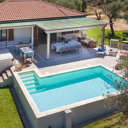 Olivetta Con Piscina Villa